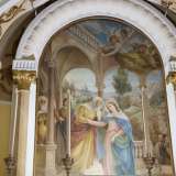 ...e la pala presente sul fondo dell�abside raffigurante la visitazione di Maria ad Elisabetta